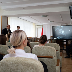 Гістарычныя асновы і сучасныя сэнсы святкавання Дня Кастрычніцкай рэвалюцыі